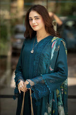 3Pc Embroidered Suit-RG526
